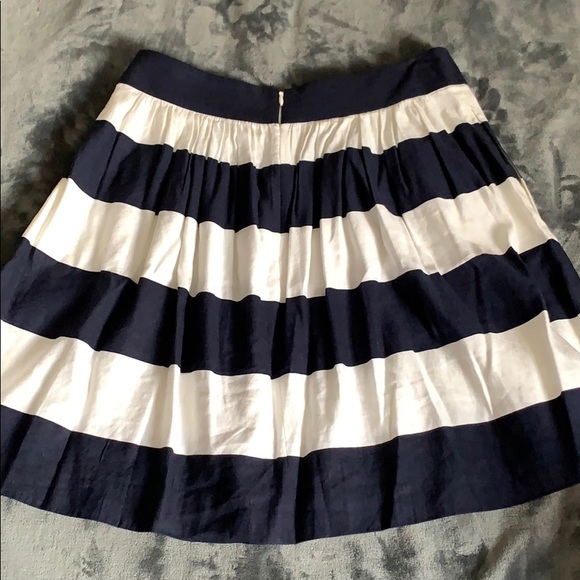 Women’s Banana Republic navy and white stripe skirt - Picture 3 of 7